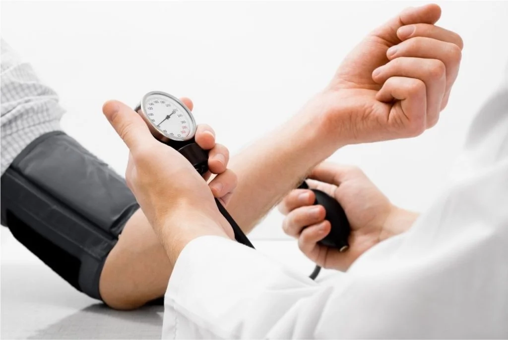 از علائم و نشانه های PKD فشار خون بالا است
